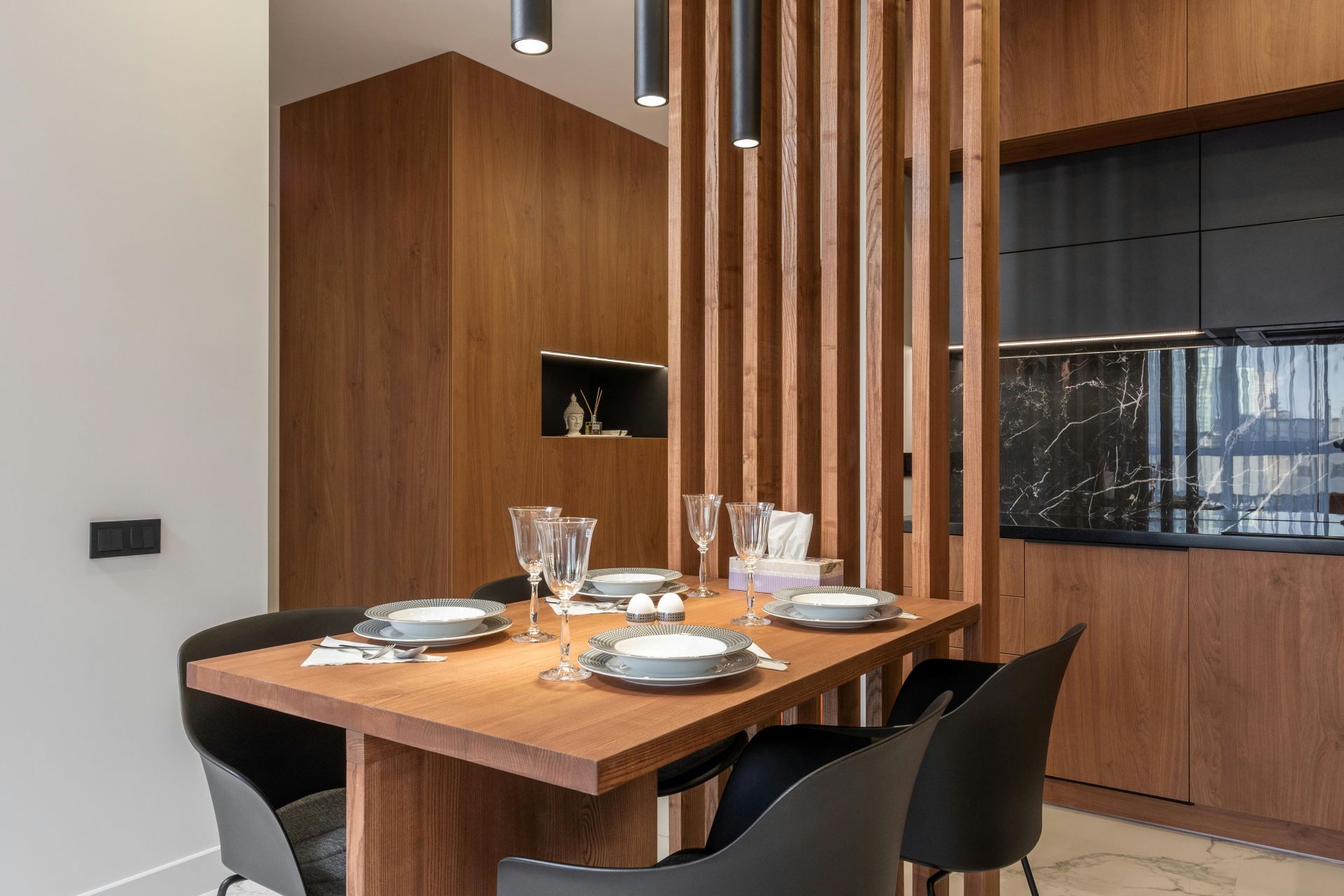 Dining 10