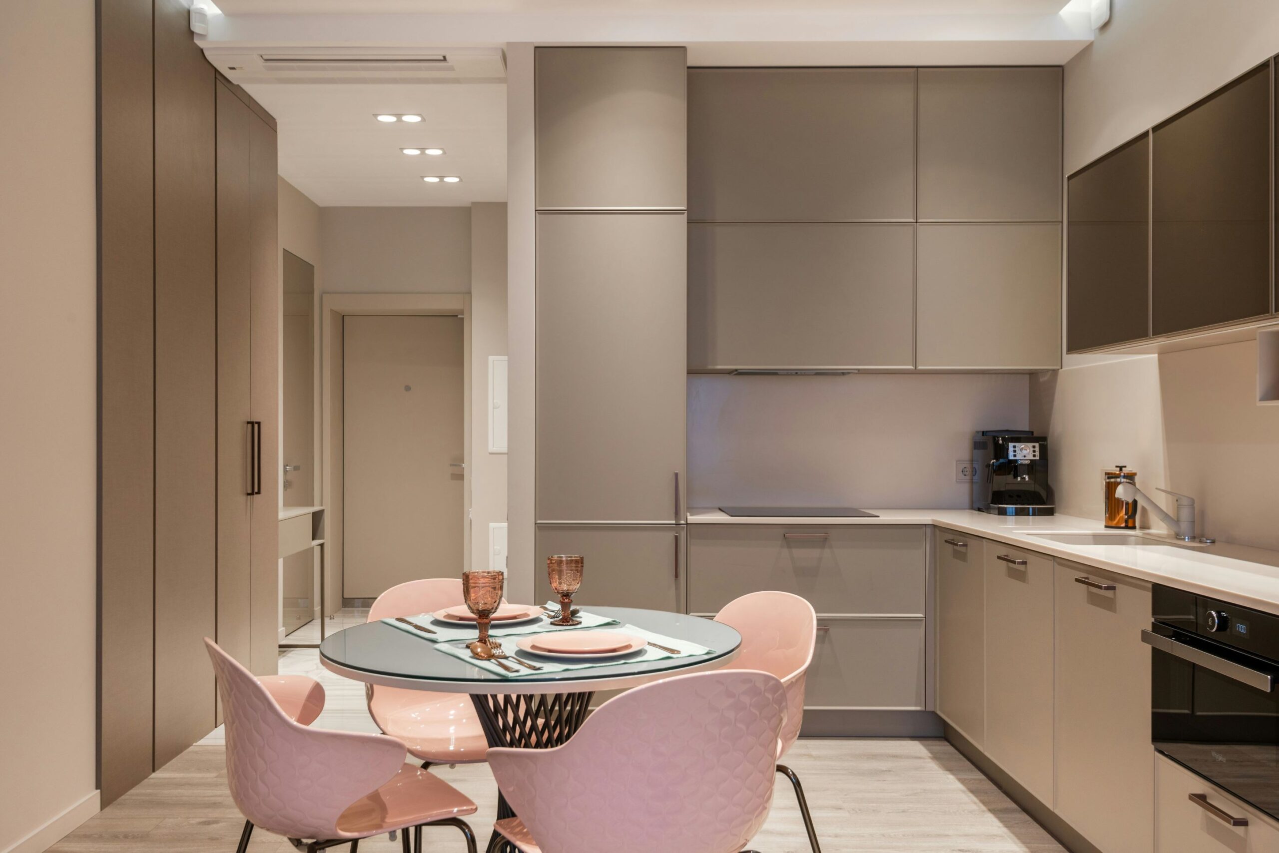 Dining 7